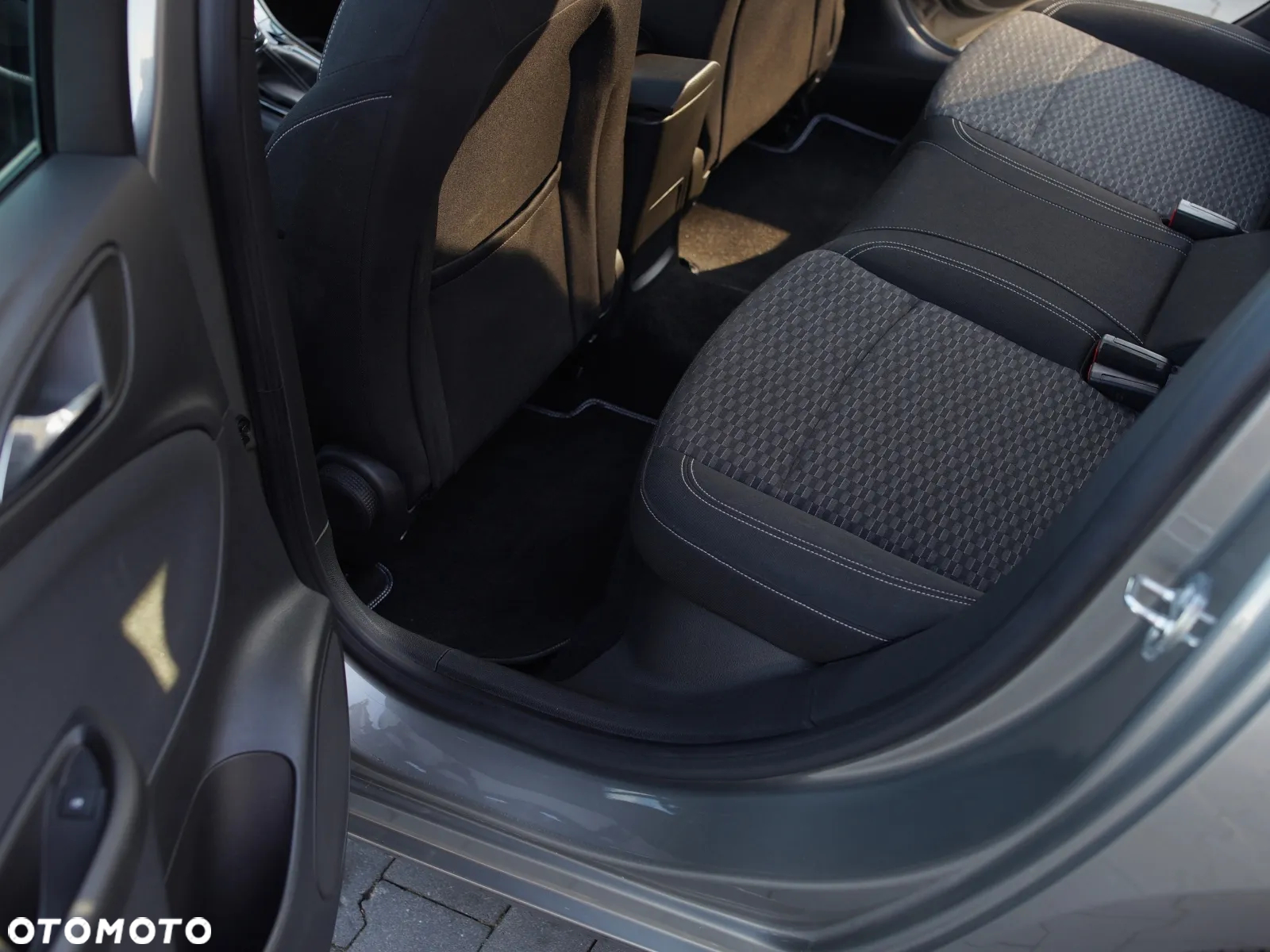 Opel Astra V 1.4 T Dynamic - 13