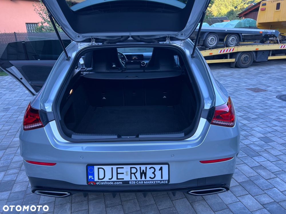 Mercedes-Benz CLA 180 d AMG Line 8G-DCT - 17