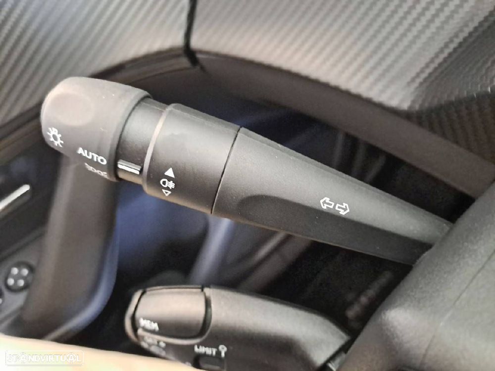 Peugeot e-2008 54 kWh Allure - 13