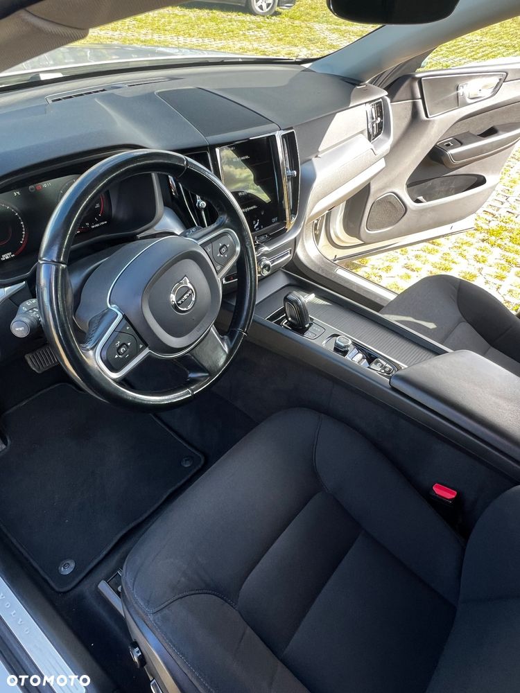 Volvo XC 60 B4 D AWD Geartronic Momentum Pro - 15