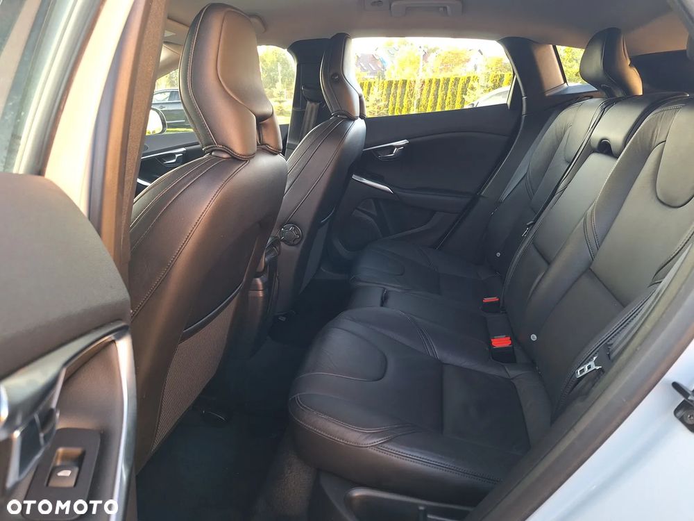 Volvo V40 D2 Summum - 19