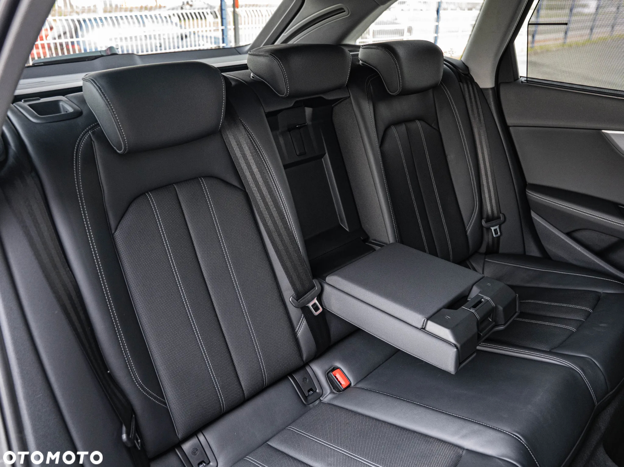 Audi A4 Avant 35 TDI S tronic - 27