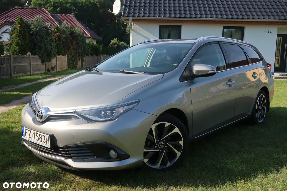 Toyota Auris 1.6 Comfort - 1