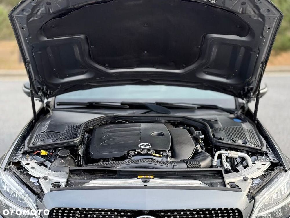 Mercedes-Benz Klasa C 300 4Matic 9G-TRONIC AMG Line - 28