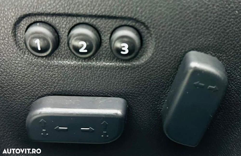 Renault Latitude 2.0 dCi Initiale - 17