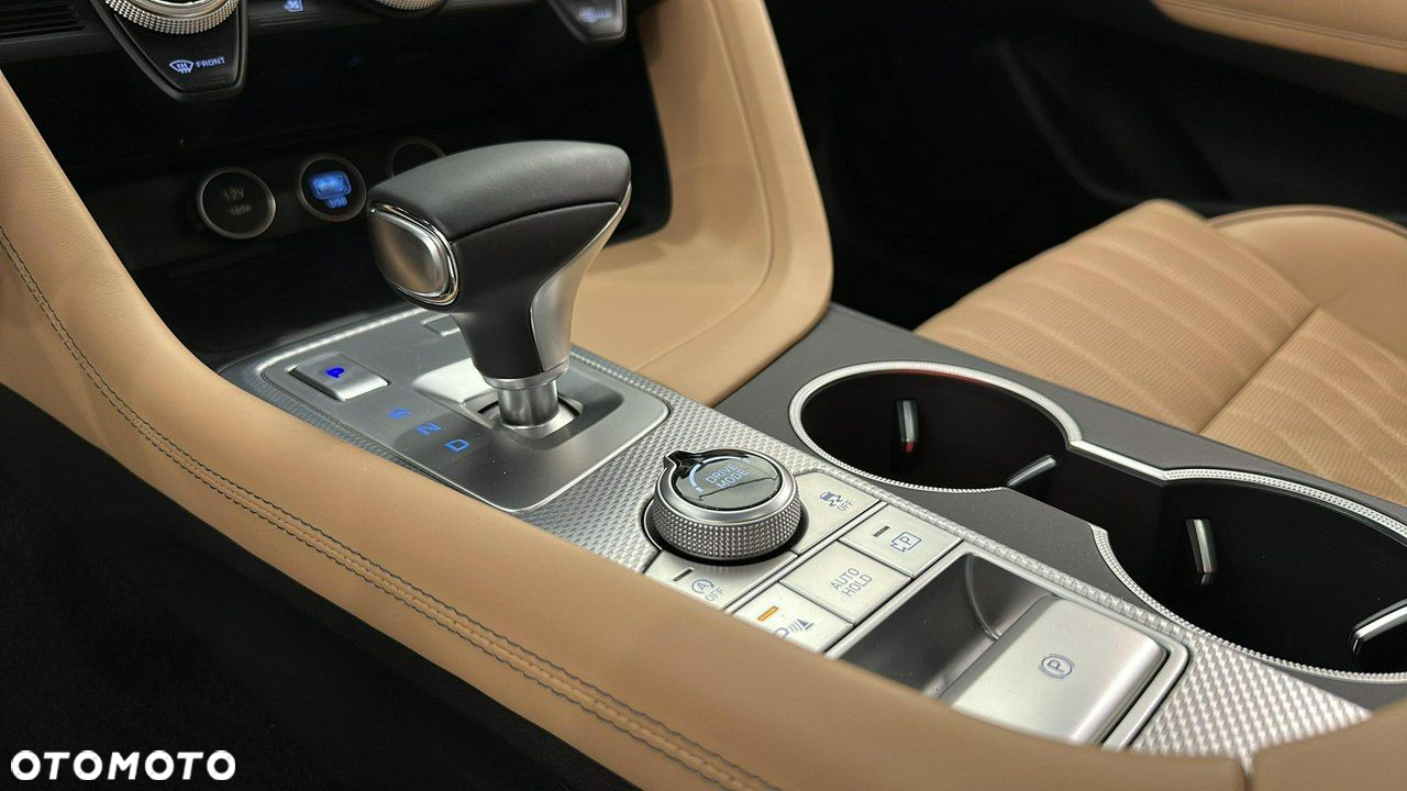 Genesis G70 - 18