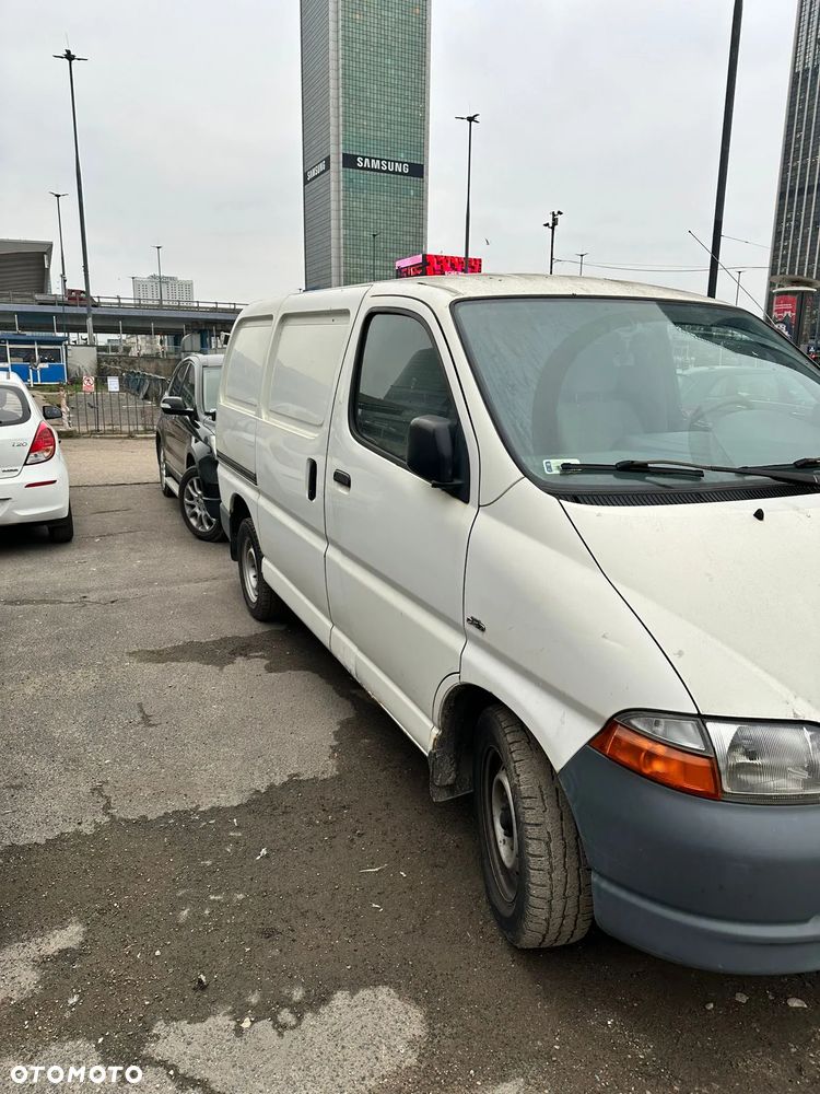 Toyota Hiace D4-D - 4