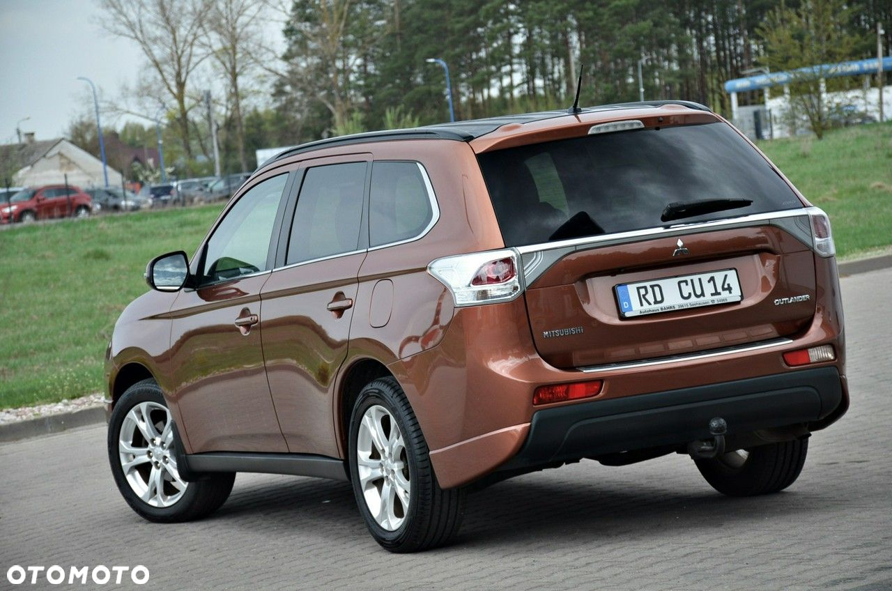 Mitsubishi Outlander - 11