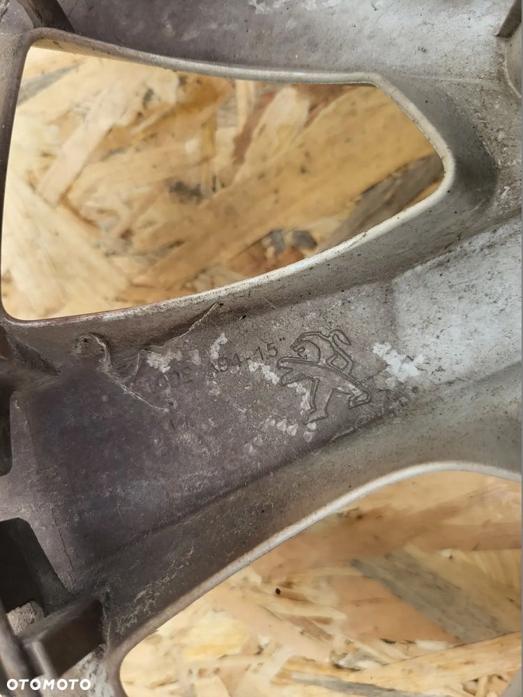 Kołpak Peugeot 208 15" - 10