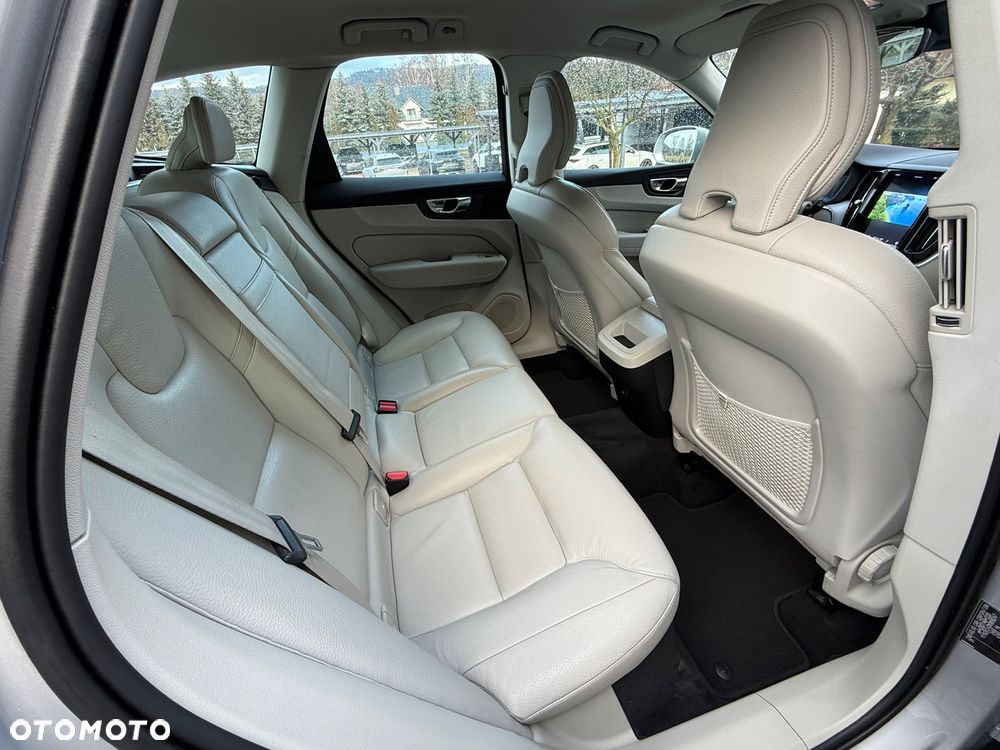 Volvo XC 60 B4 D Ultimate Dark - 30