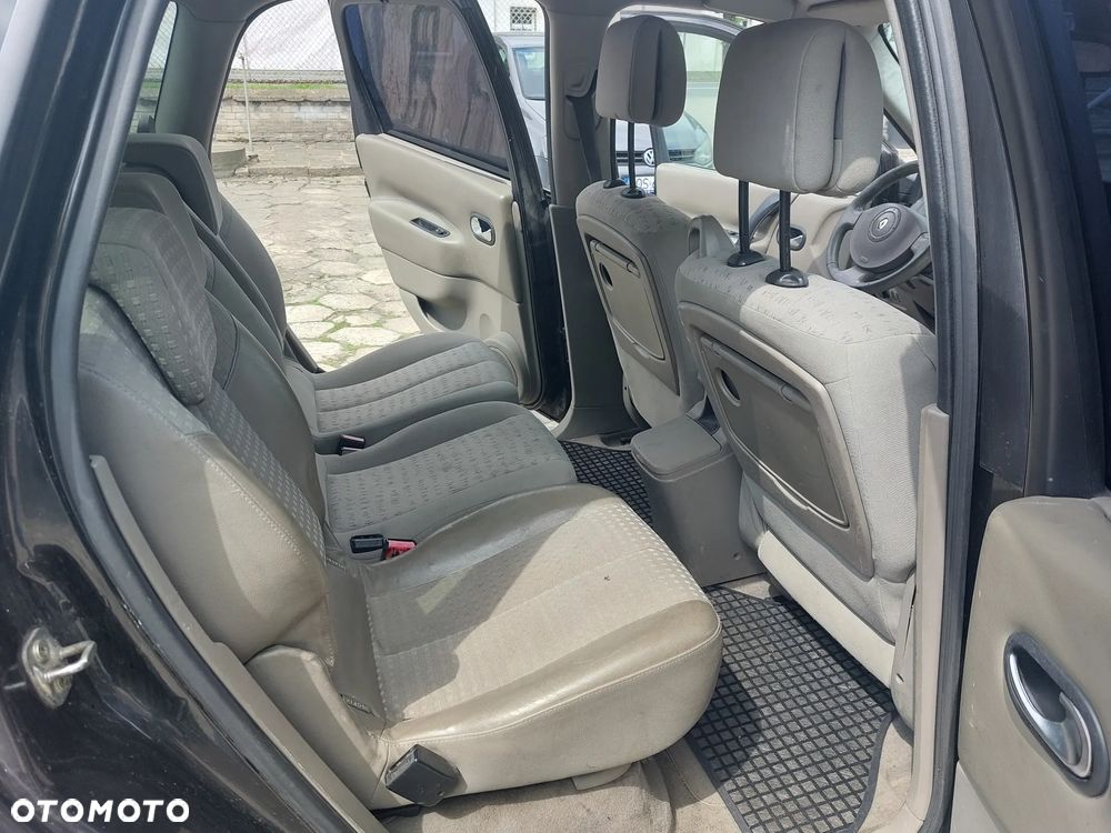 Renault Grand Scenic - 13