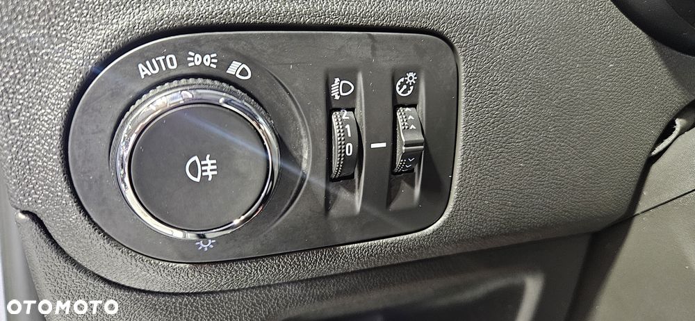 Opel Crossland X 1.2 Innovation - 24