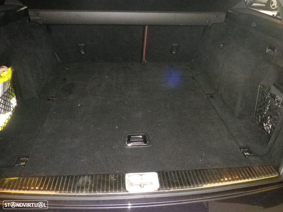 Mercedes-Benz E 300 Bluetec Hybrid Avantgarde - 21