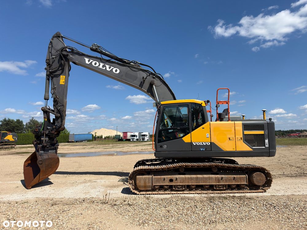 Volvo EC 220 EL - 2