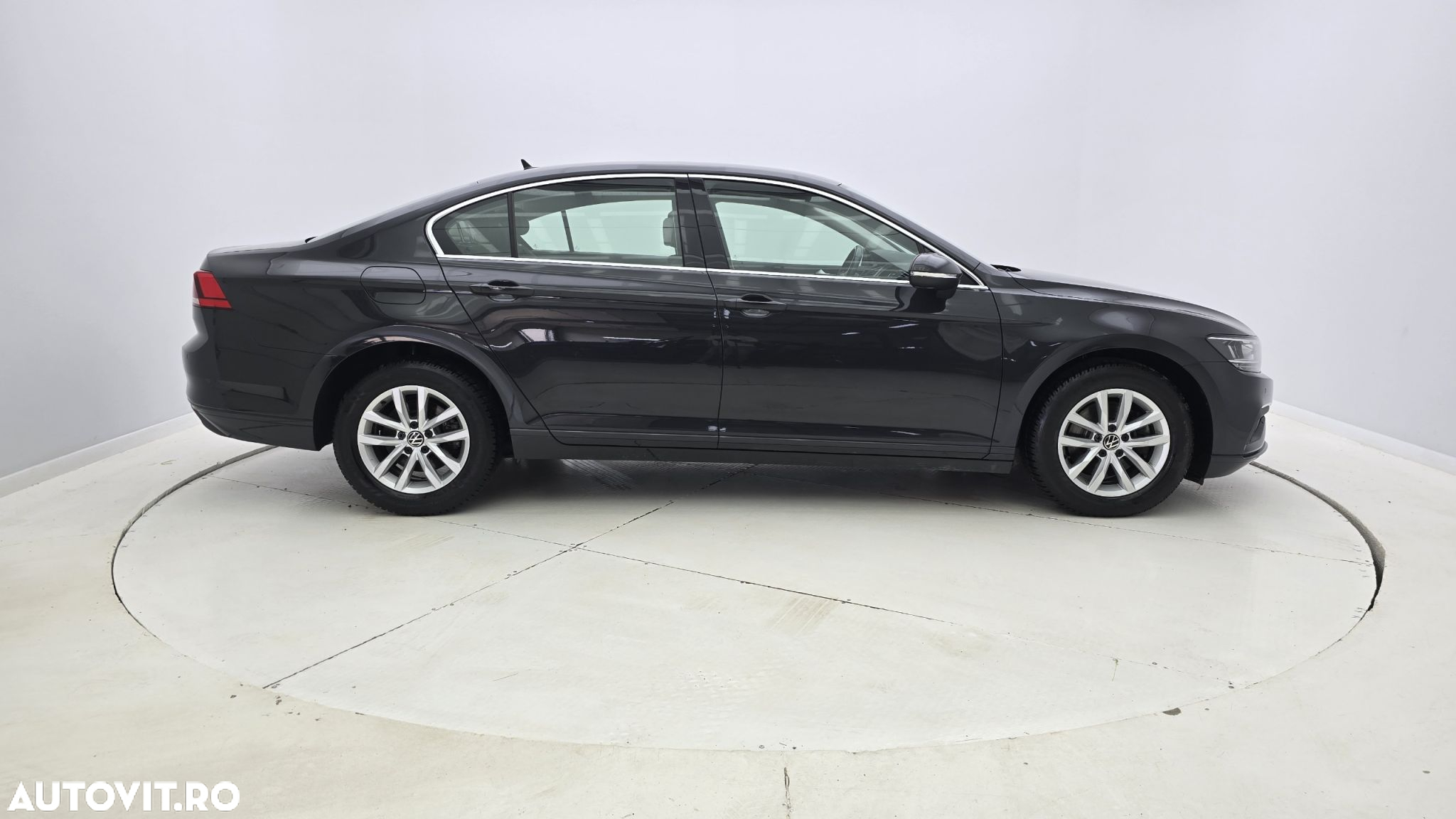 Volkswagen Passat 2.0 TDI DSG Comfortline - 5