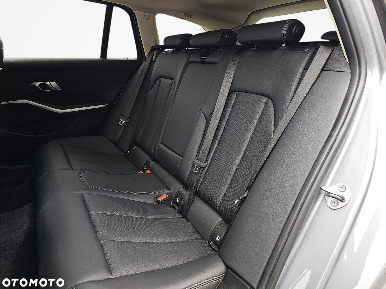 BMW Seria 3 318i Sport Line - 26