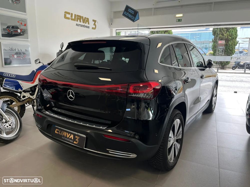 Mercedes-Benz EQA - 3