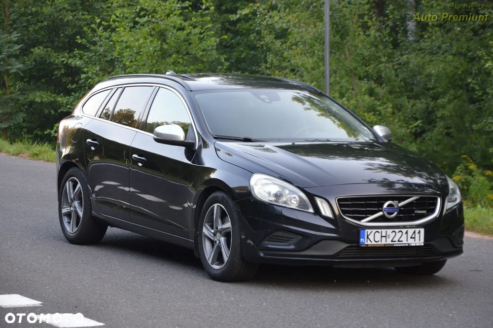 Volvo V60 D3 R-Design - 2