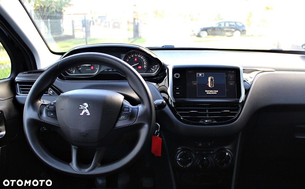 Peugeot 208 - 18