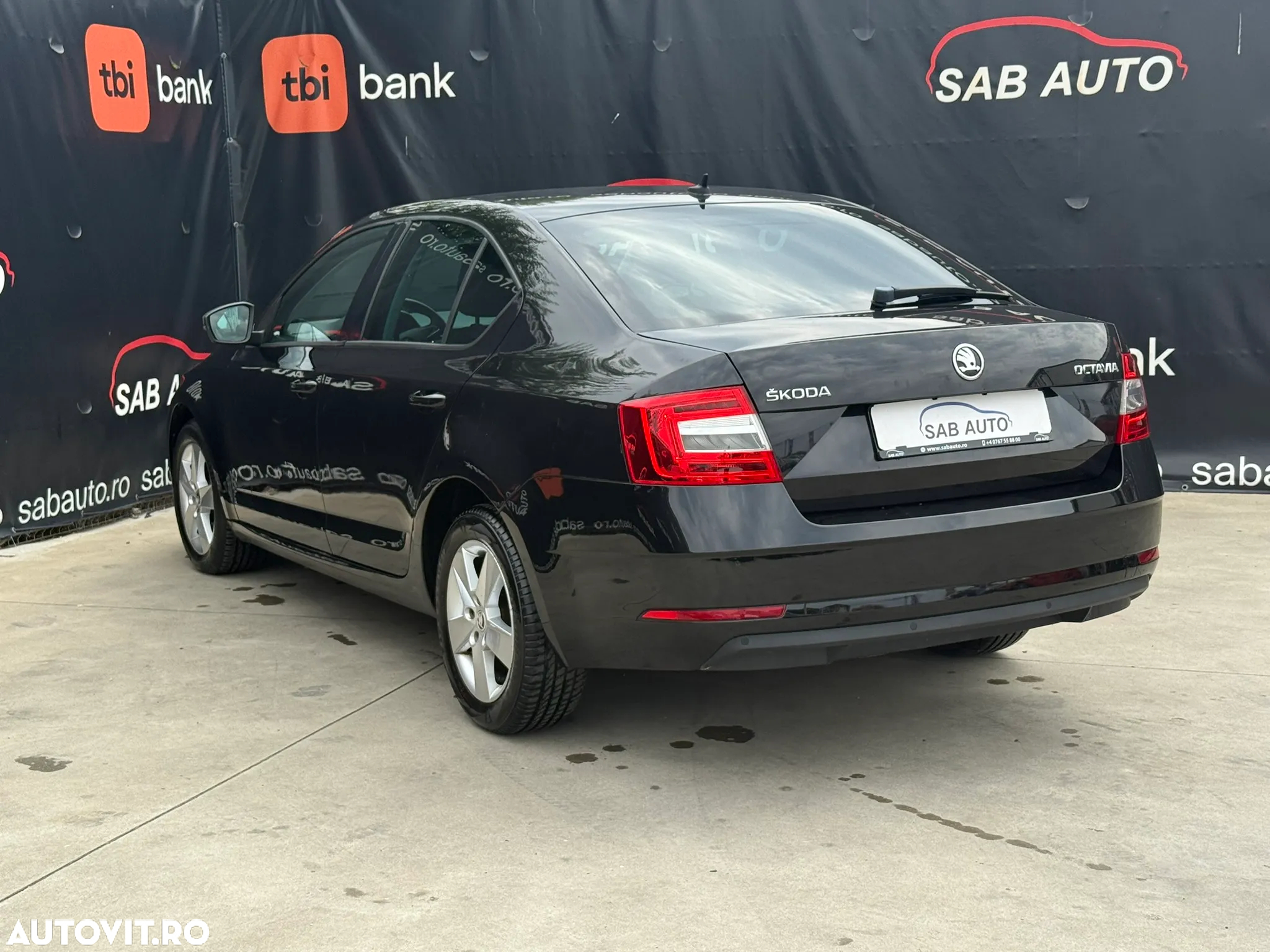 Skoda Octavia 1.6 TDI DSG Ambition - 12