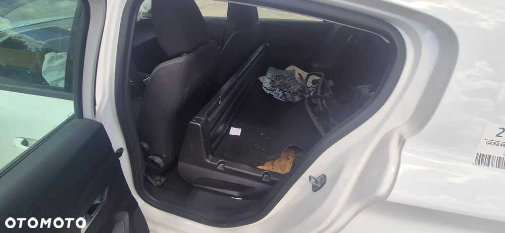 Peugeot 308 1.5 BlueHDi Active Pack Business S&S EAT8 - 24