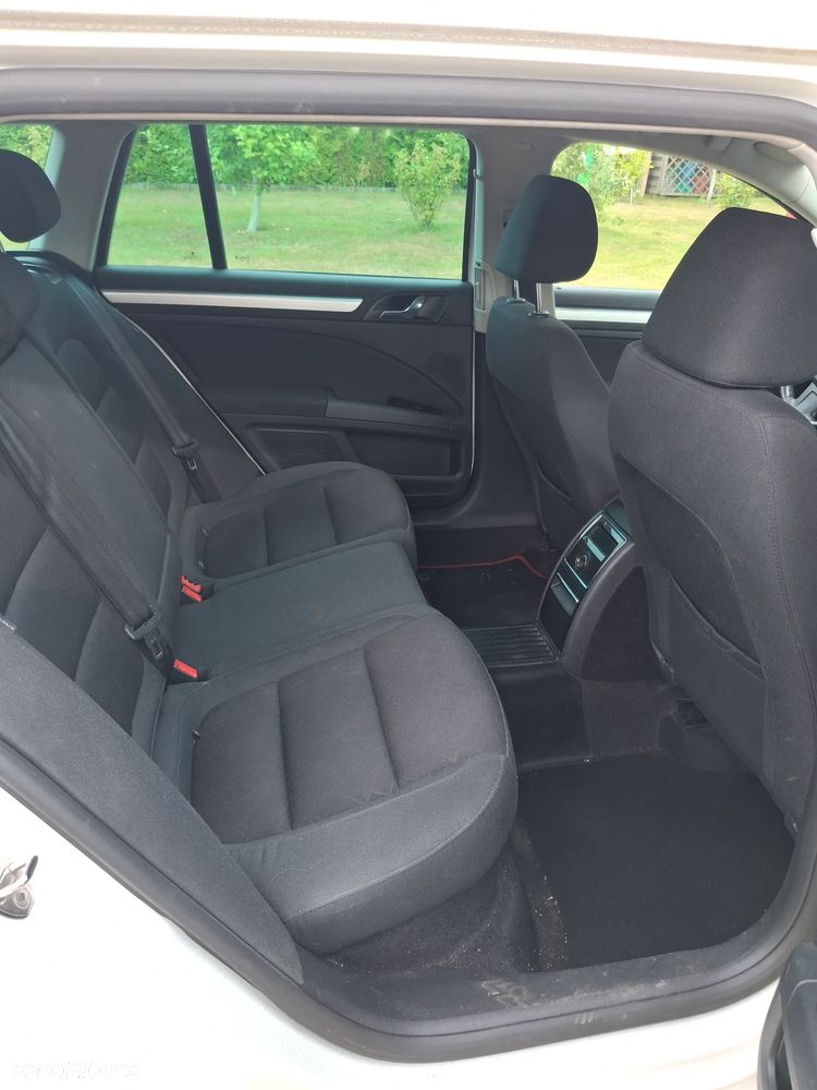 Skoda Superb 1.8 TSI DSG FAMILY - 4