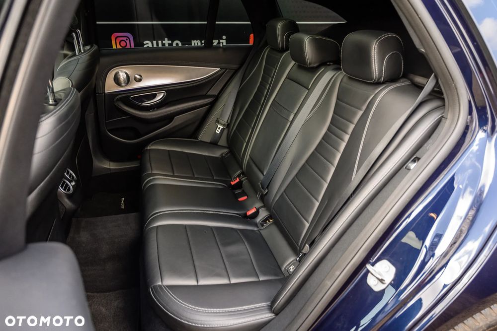 Mercedes-Benz Klasa E 220 d 4-Matic 9G-TRONIC - 27