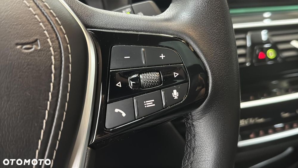 BMW Seria 5 520d xDrive mHEV - 27