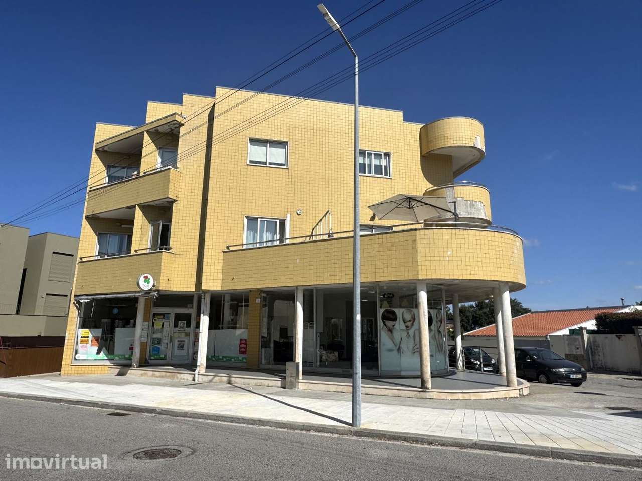 Apartamento T2 com excelentes áreas - Grande imagem: 2/53
