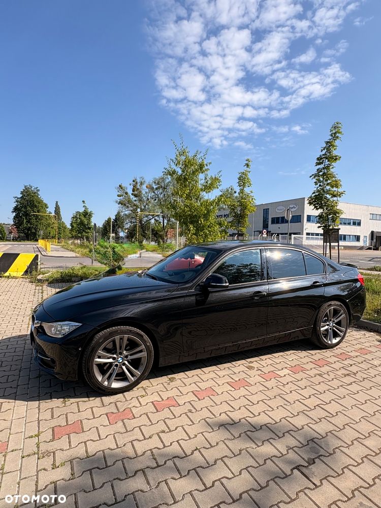 BMW Seria 3 328i Sport Line - 18