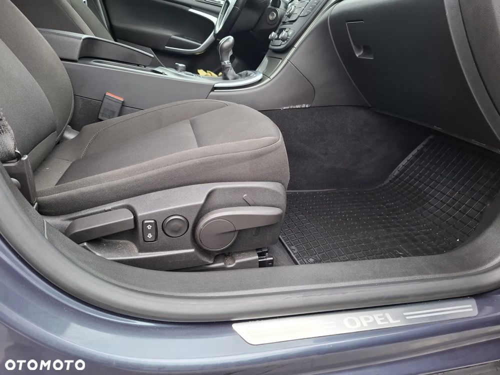 Opel Insignia 1.8 - 15