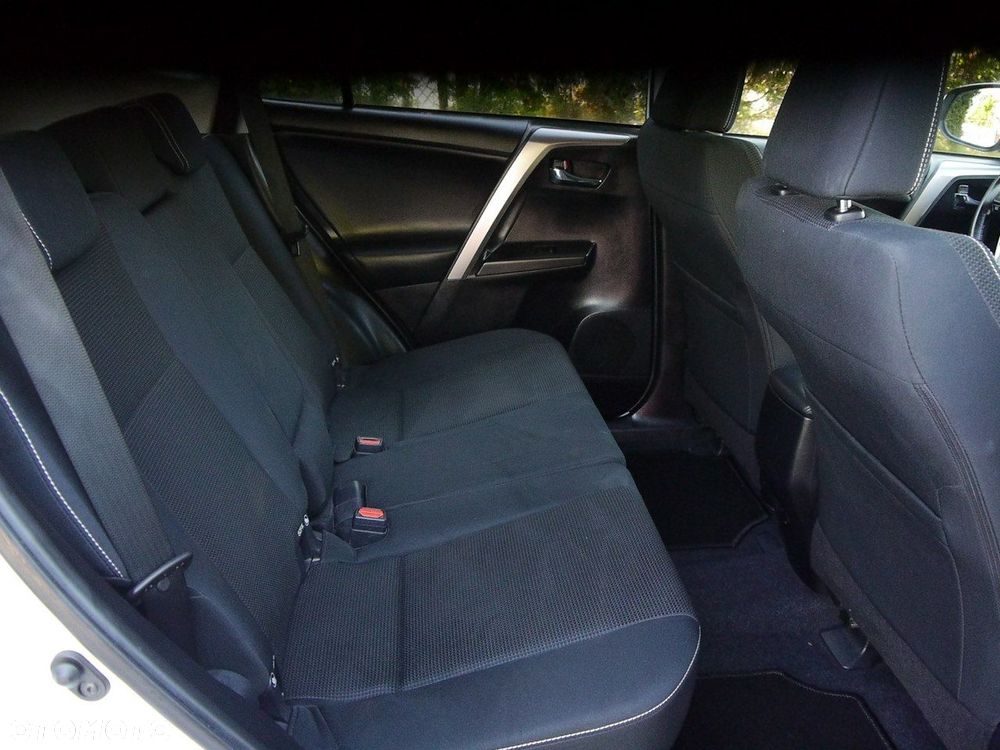 Toyota RAV4 2.0 D-4D Premium 4x2 - 37