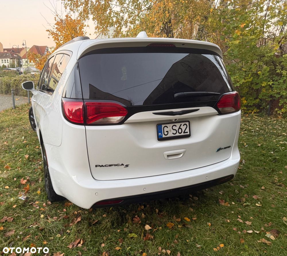 Chrysler Pacifica - 3
