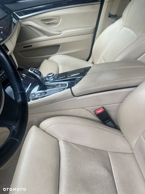 BMW Seria 5 520d xDrive Luxury Line - 10