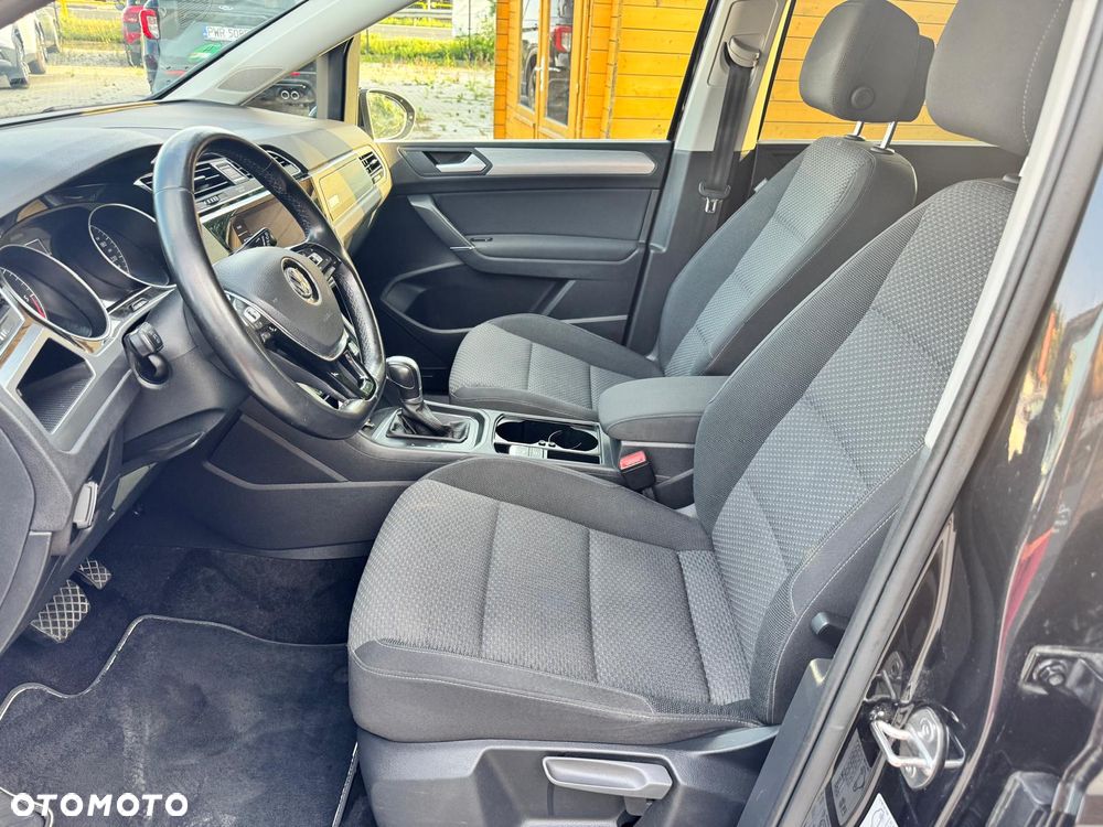 Volkswagen Touran - 16