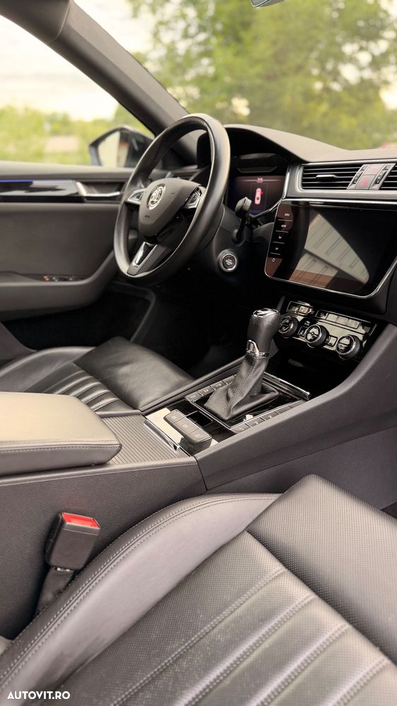 Skoda Superb 2.0 TDI DSG 4X4 Laurin & Klement - 23