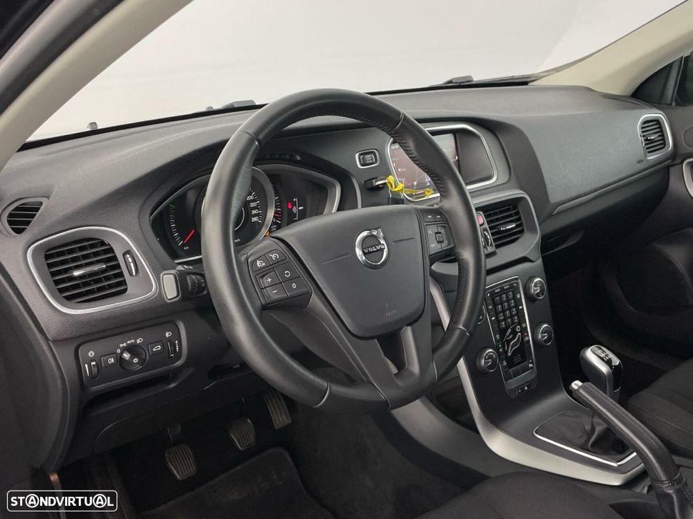 Volvo V40 Cross Country 2.0 D2 Pro - 17