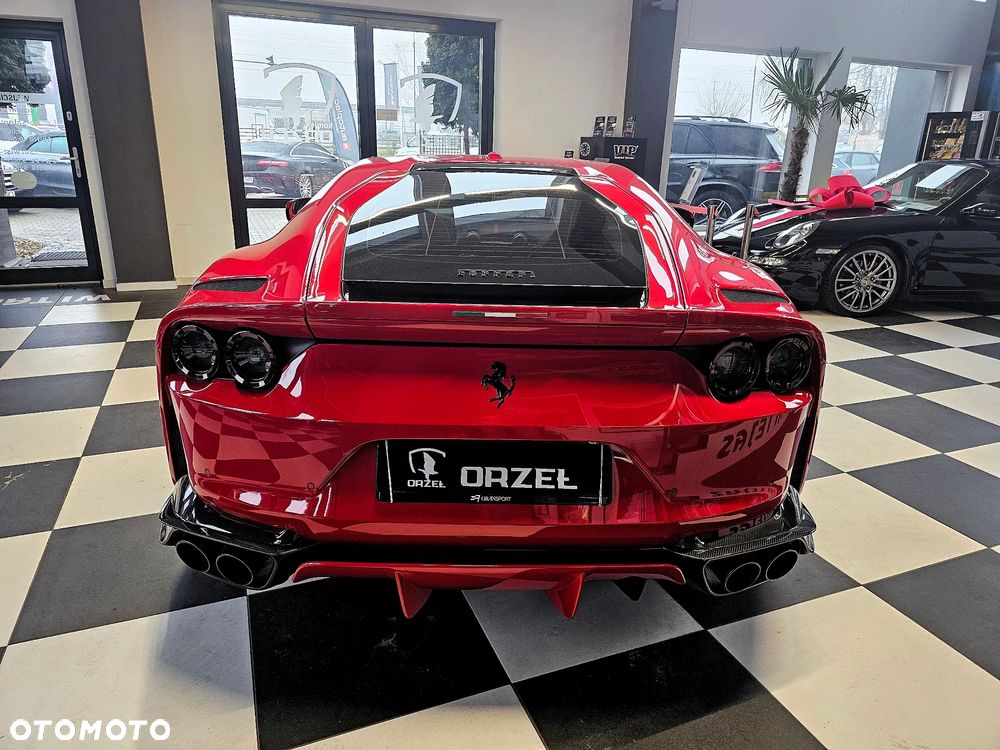 Ferrari 812 Superfast - 8