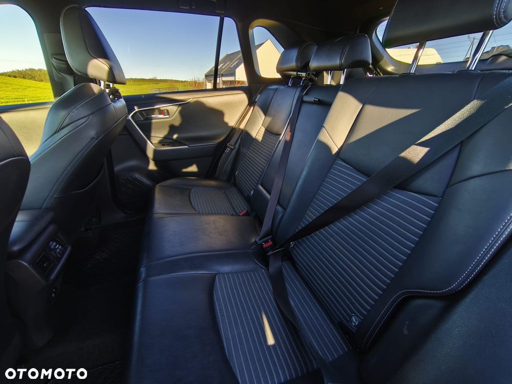 Toyota RAV4 2.5 Hybrid Black Edition by JBL 4x4 - 15