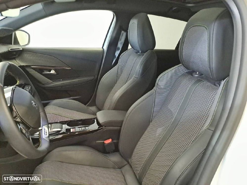 Peugeot 208 1.2 PureTech GT EAT8 - 9