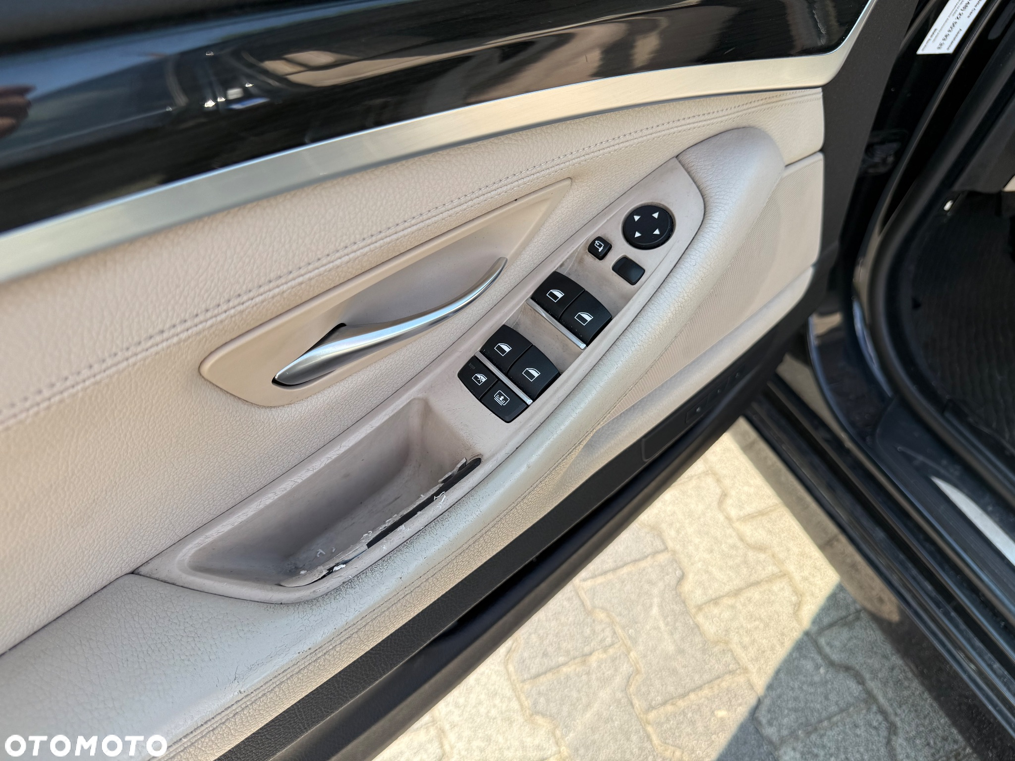 BMW Seria 5 528i xDrive - 25