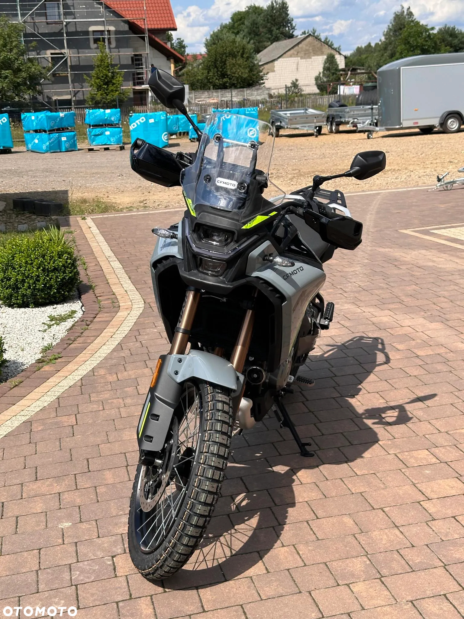 CFMoto MT - 12