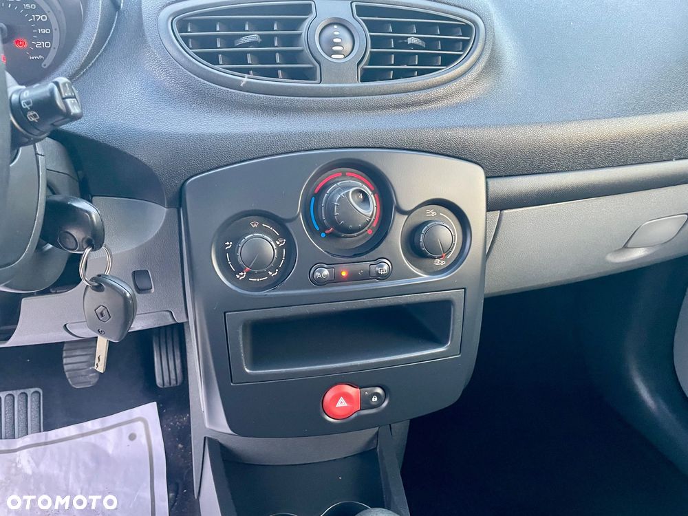 Renault Clio 1.2 16V Authentique - 25