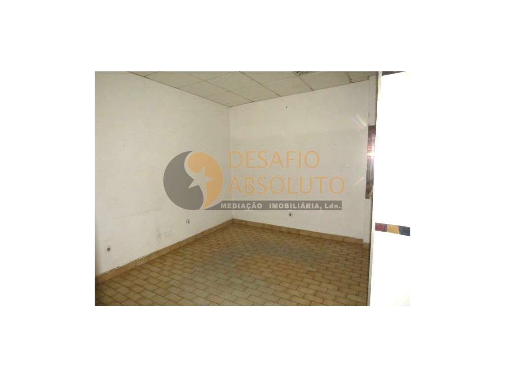 Loja - Centro Comercial São Gonçalo - Barreiro - Grande imagem: 2/12