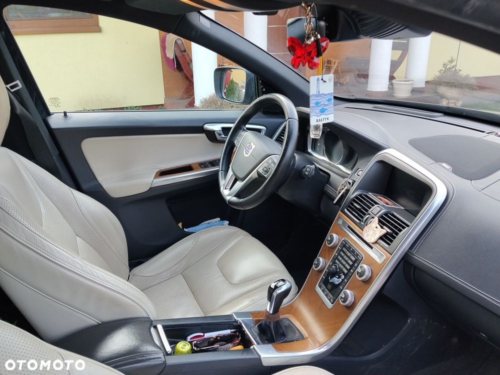 Volvo XC 60 - 4