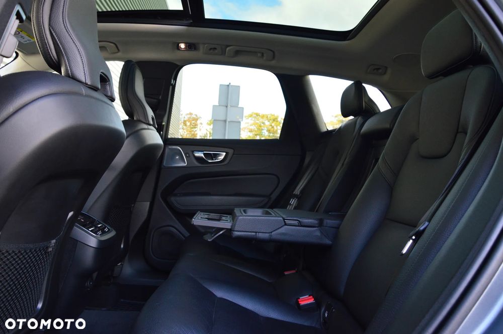 Volvo XC 60 B5 D AWD Inscription - 16