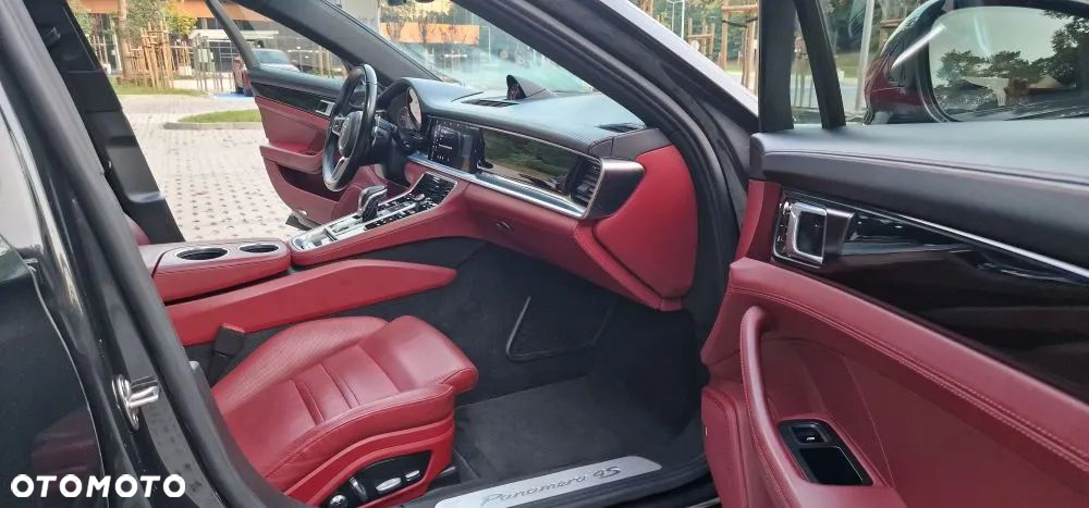 Porsche Panamera 4S - 13