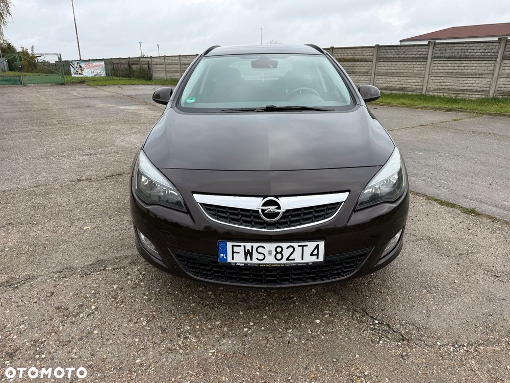 Opel Astra 1.4 Turbo 150 Jahre - 9