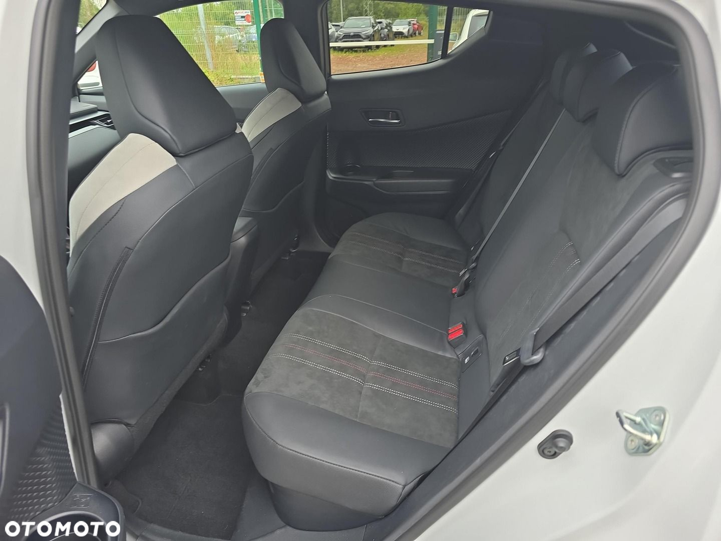 Toyota C-HR 2.0 Hybrid GR Sport - 13