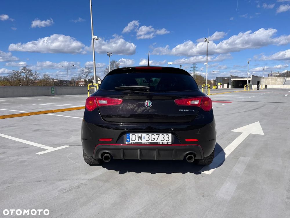 Alfa Romeo Giulietta 1750 TBi Veloce TCT - 2